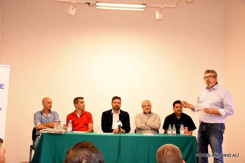 El debate tuvo lugar en la Casa Condal de San Juan-Telde (Foto Antonio Alí)